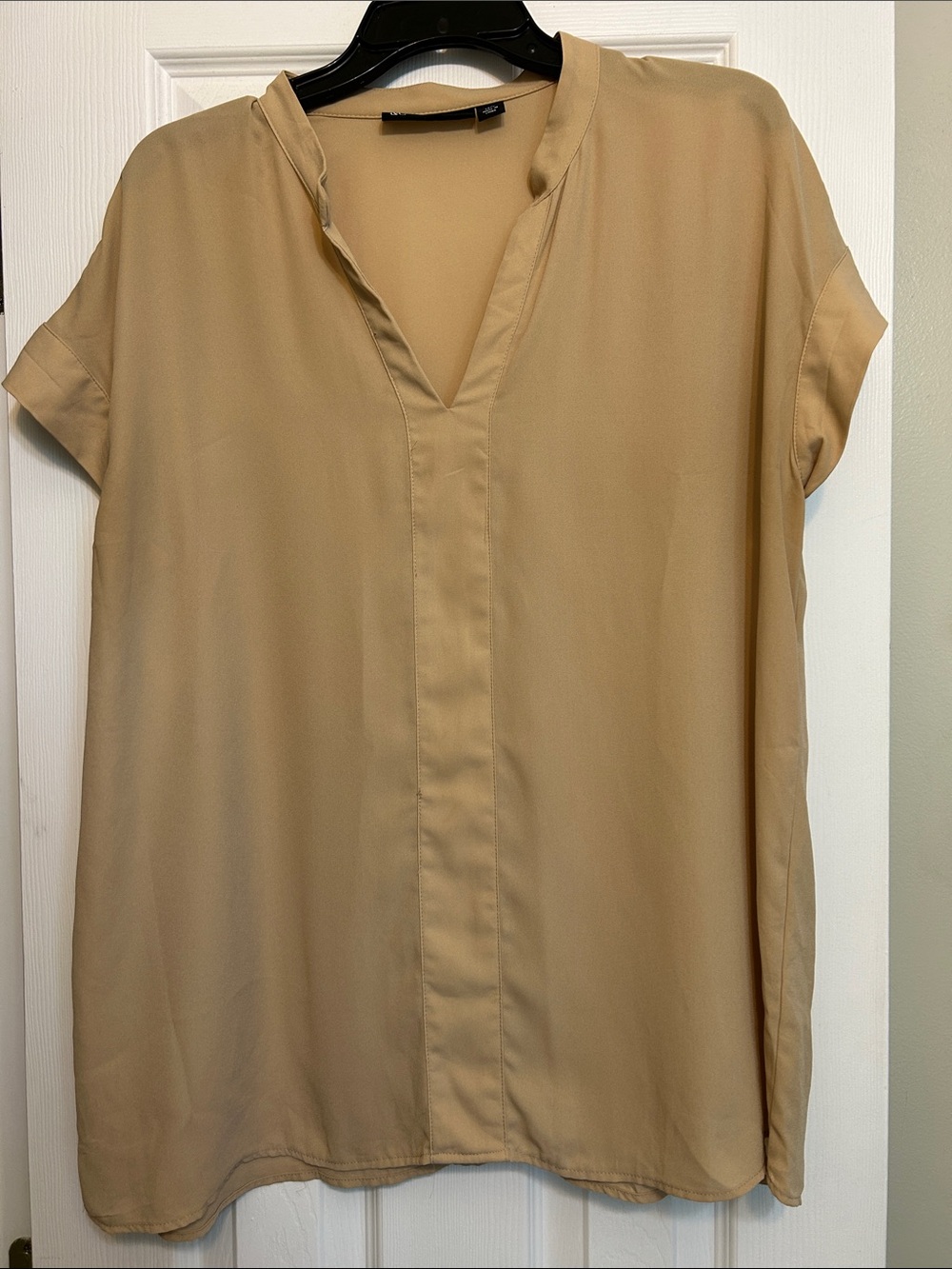 New York & Company Tan Short Sleeve Split-Neck Blouse
